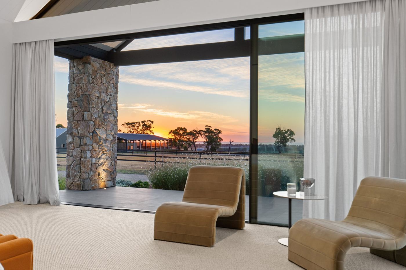 Casalinga Estate: living room at sunset