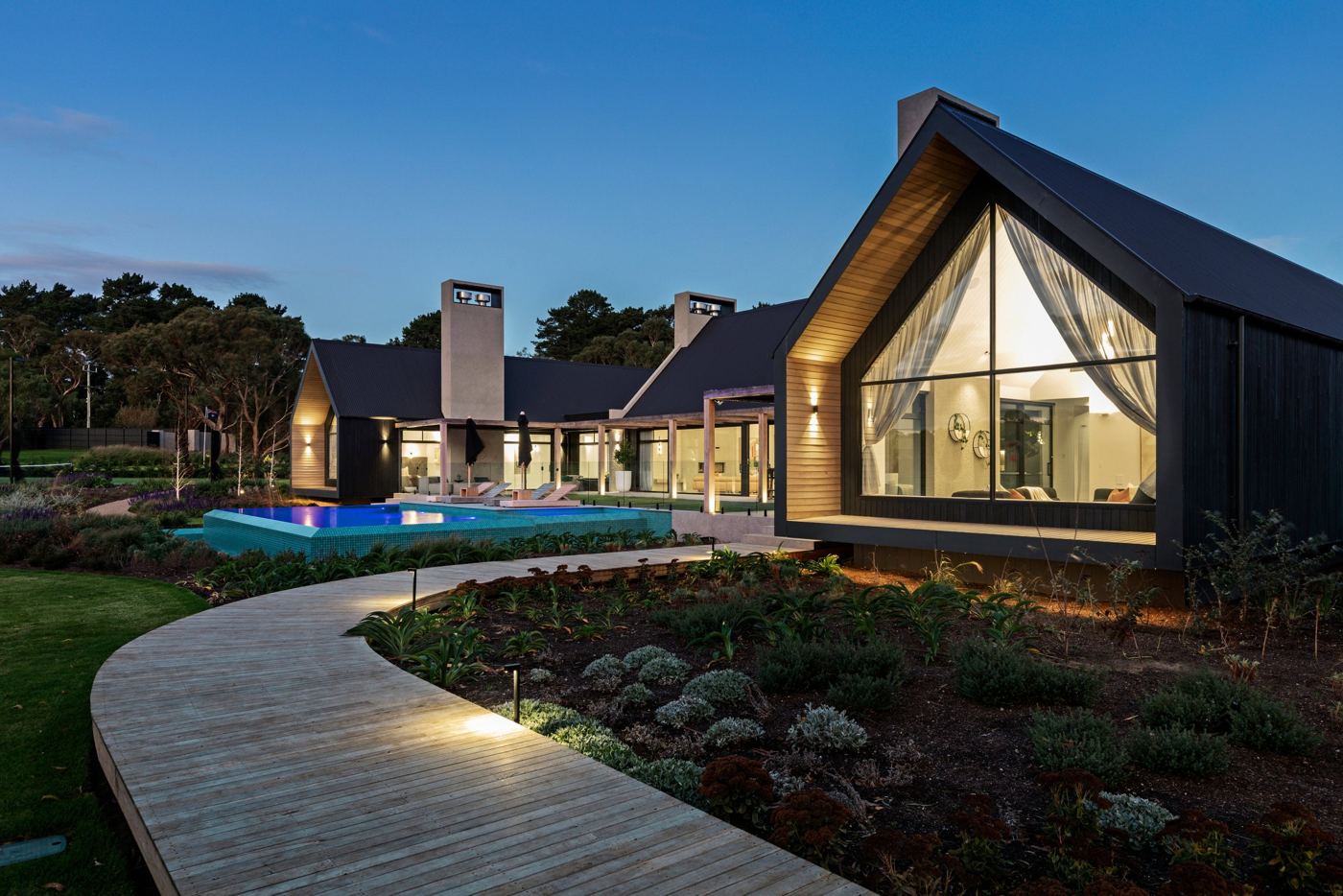 Iolaire: residence at dusk